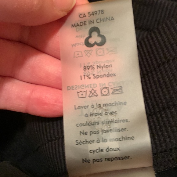 Titika Logo shorts with adjustable tie waist - Picture 7 of 8